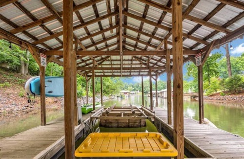 Mayhew Villa | Updated House W/ Fire Pit & Game Room, Sleeps 16+