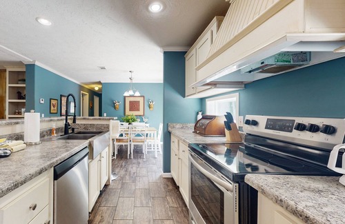 Clarkesville House | Updated kitchen, outdoor seating, drive to all the area waterfalls