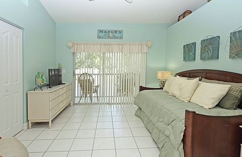 North Naples Villa | Updated Lakefront Villa!