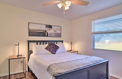 Largo Cottage | Updated Largo Home Near Beaches & Parks!