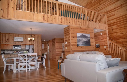Blairsville House | UPDATED Modern Rustic Lake+Mountain Retreat