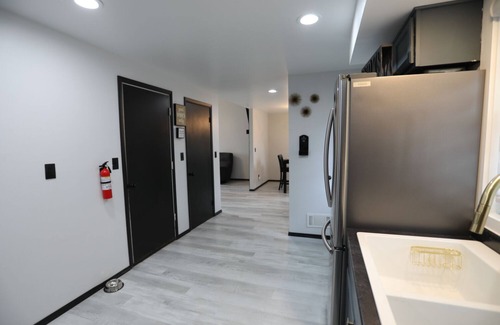 Appleton House | Updated Modern Stay