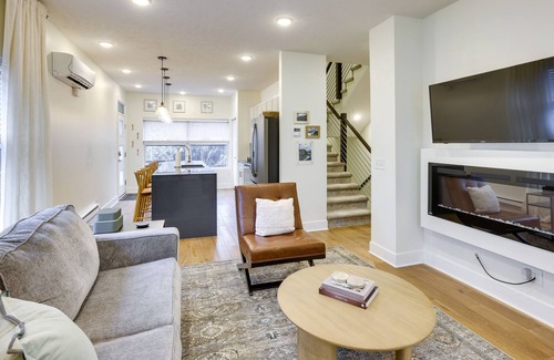 Downtown Omaha Apartment | Updated Omaha Vacation Rental < 2 Mi to Downtown!