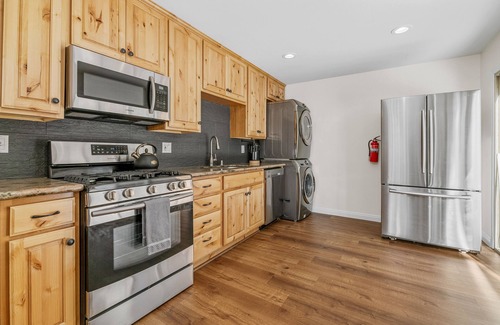 Peter Pan House | Updated single-level ranch with fenced yard, fire pit, spa, and outdoor dining!