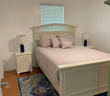 Lincolnville House | Updated,spacious, maritime 3BR downtown cottage