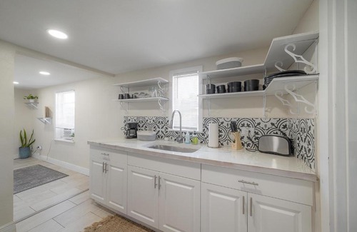 St. Petersburg - Clearwater Apartment | Updated St Pete Apartment at The Urban Standard 4