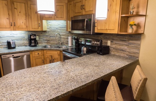 Park City Condo | Updated Studio w Full Kitchen Spacious Living Room by RedAwning - Save 20% on 7+ Nights!