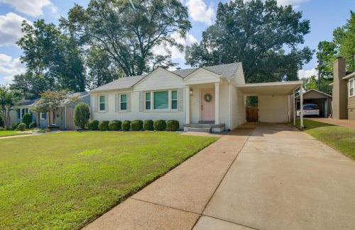 East Memphis House | Updated Suburban Retreat 8 Mi to Dtwn Memphis!