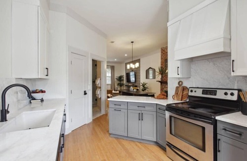 Old West Broad Neighborhood Condo | Updated Townhome | Free Parking