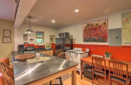 Lynn Cabin | Updated Tryon Cabin on Pacolet River!