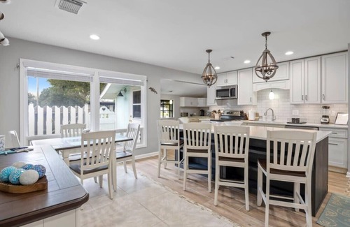 Cocoa Isles House | Updated Waterfront Pool Home with Putting Green