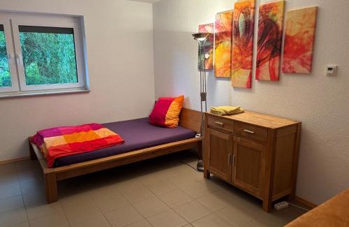 Lohmar Apartment | UPGRADE - frisch renoviert - Ferienwohnung Monteuerswohnung am Bauernhofweg in Lohmar nahe S-Bahnhof Messe Flughafen