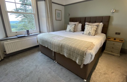 Grange-over-Sands House | Uplands Inn Cartmel