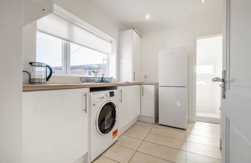 Gosforth Apartment | Upmarket Apartment with Parking