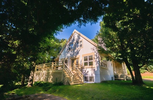 Saint Ferreol les Neiges House | Upper Twin House 1817 - Cottage with a spa, 2 minutes from the Mont-Sainte-Anne