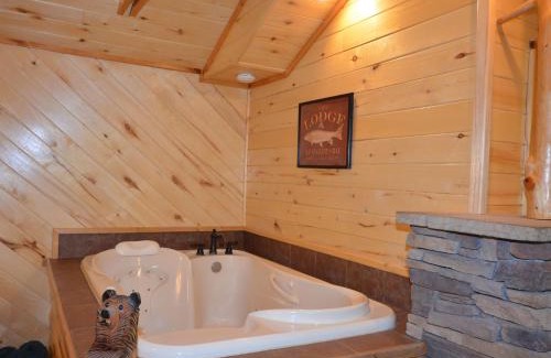 Ruidoso Ski Chalet | Upper Canyon Inn & Cabins