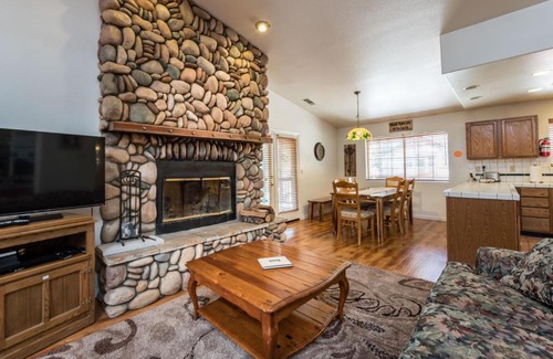 Yosemite West House | Upper Cascades