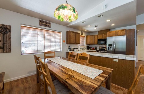 Yosemite West House | Upper Cascades