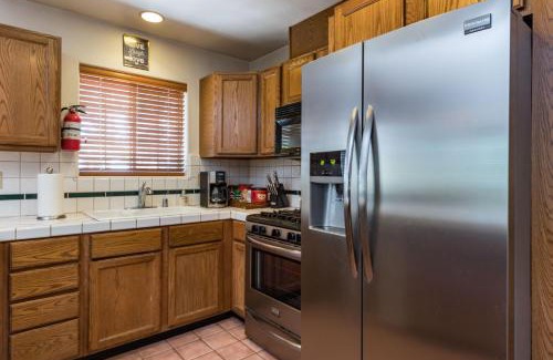 Yosemite West House | Upper Cascades