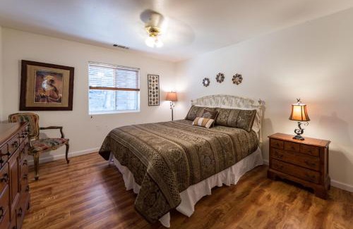 Yosemite West House | Upper Cascades