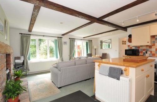 Brazzacott House | Upper Court Cottage