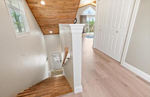 Sturgeon Bay House | Upper Deck by Simple Life Rentals