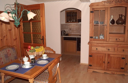 Weissenstadt Apartment | Upper floor apartment for one to five people
