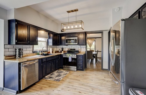 Buechel House | Upper Highland Home with Indoor Pool Near Zoo