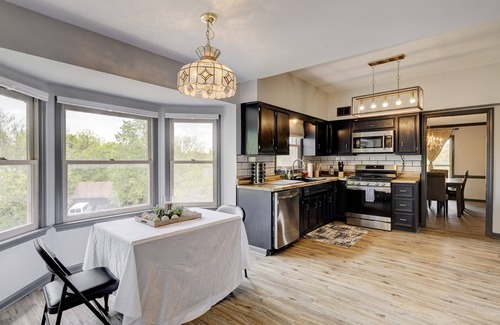 Buechel House | Upper Highland Home with Indoor Pool Near Zoo