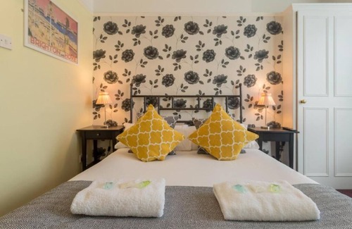 Brighton Hotel | Upper Rock 7 - double room en-suite