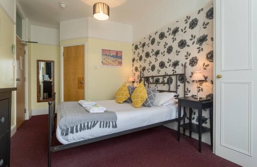Brighton Hotel | Upper Rock 7 - double room en-suite