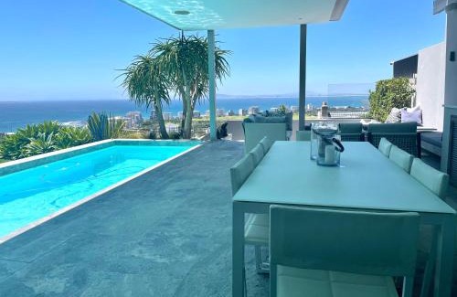Sea Point Villa | Upper Sea View