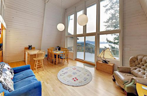 Oceanside House | Upper Sky Beach Cabin