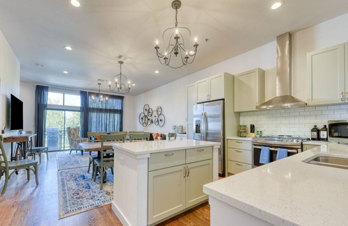 Tobin Hill House | Upscale 4BR Pearl Town Home | 4 Bed, 3 Bath