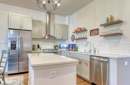 Tobin Hill House | Upscale 4BR Pearl Town Home | 4 Bed, 3 Bath