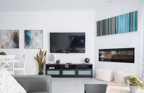 Downtown Apartment | Upscale Apartment in Glendale