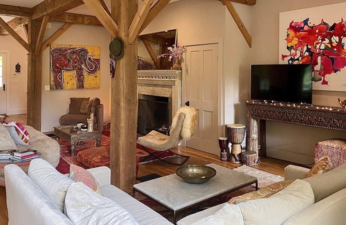 South Lee House | Upscale Architecturally Designed Berkshire Home