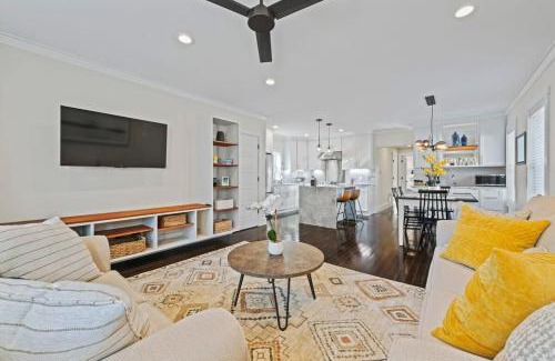 Saratoga Springs Apartment | Upscale Azure by Saratoga Stays