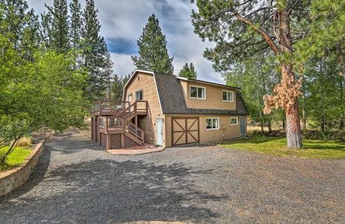 Bend House | Upscale Bend Barn with Deck - Close to Trails!