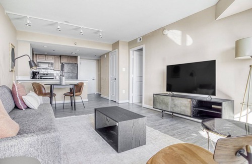 Court House Apartment | Upscale Clarendon 1BR w/Gym, W/D & Doorman, walk to Metro, by Blueground