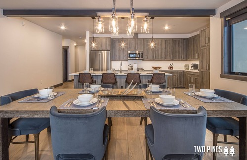 Big Sky Condo | Upscale Condo! With Stunning Views, and 2 Min Drive to Big Sky Resort!