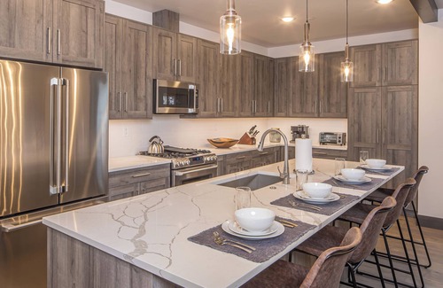 Big Sky Condo | Upscale Condo! With Stunning Views, and 2 Min Drive to Big Sky Resort!