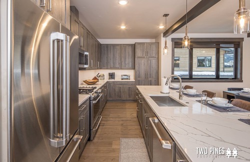 Big Sky Condo | Upscale Condo! With Stunning Views, and 2 Min Drive to Big Sky Resort!