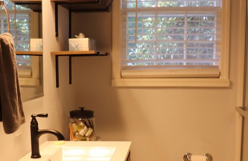 Aiken Cottage | Upscale Cottage off South Boundary