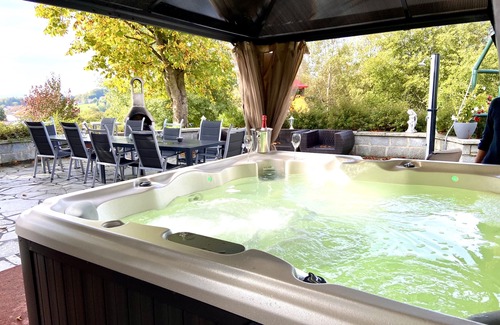Neuschoenau House | Upscale country house with beh. Whirlpool sauna, In/Outdoor playground/priv. Lake