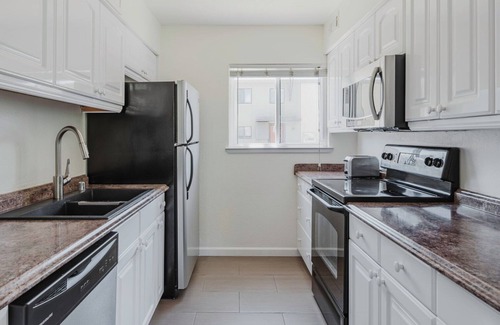 Foster City Apartment | Upscale Foster City 2BR w/Pool, near Parks & Schools, by Blueground