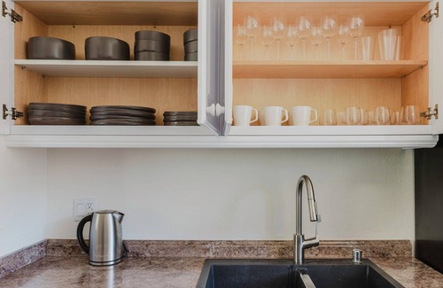 Foster City Apartment | Upscale Foster City 2BR w/Pool, near Parks & Schools, by Blueground