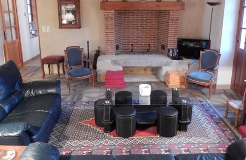 Tuffe Val de la Cheronne Cottage | Upscale cottage in Sarthe, swimming pool, ("5 Epis" Gîtes de France) 8 people