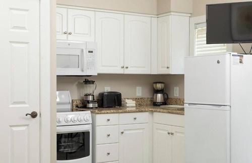 Lackey Resort | Upscale Gated Retreat w/Plush Bed & Garden Views Minutes from Jamestown