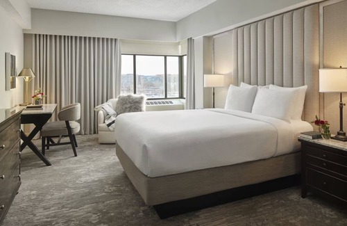 Capitol Hill Hotel | Upscale Haven Near DC's Cultural Landmarks & Iconic Attractions